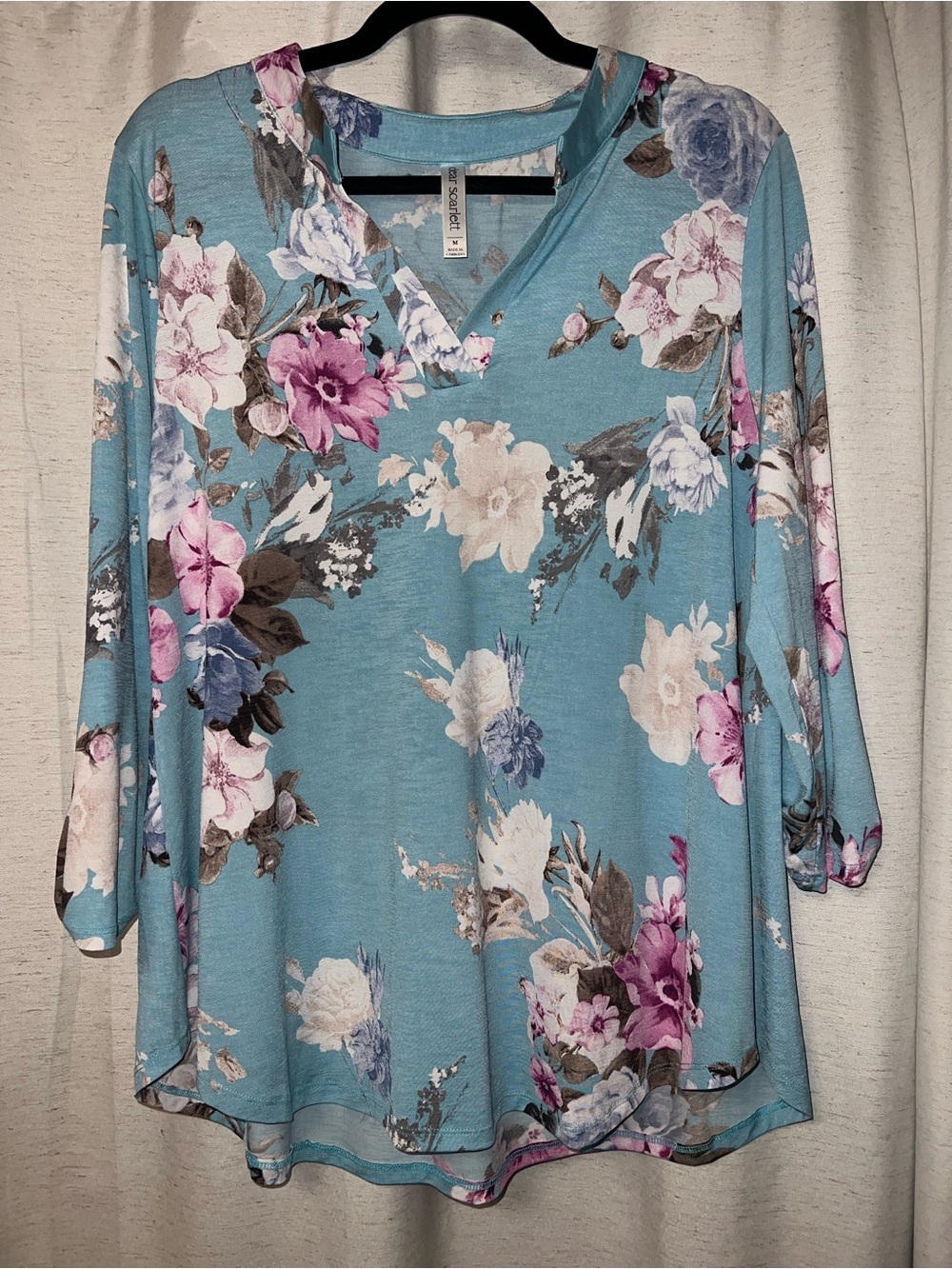 Dear Scarlett 3/4 sleeve floral Lizzy size medium